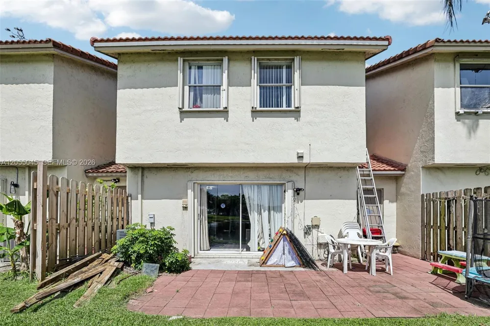 115 NW 108th Ave Pembroke Pines, FL 33026