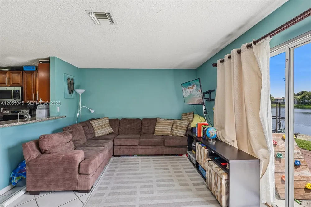 115 NW 108th Ave Pembroke Pines, FL 33026