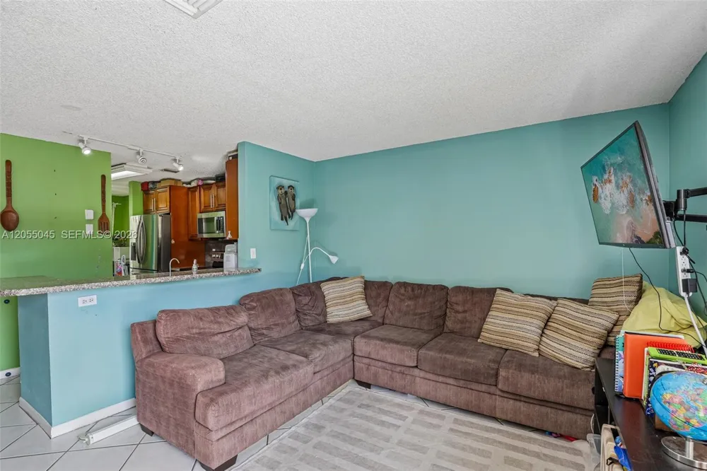 115 NW 108th Ave Pembroke Pines, FL 33026