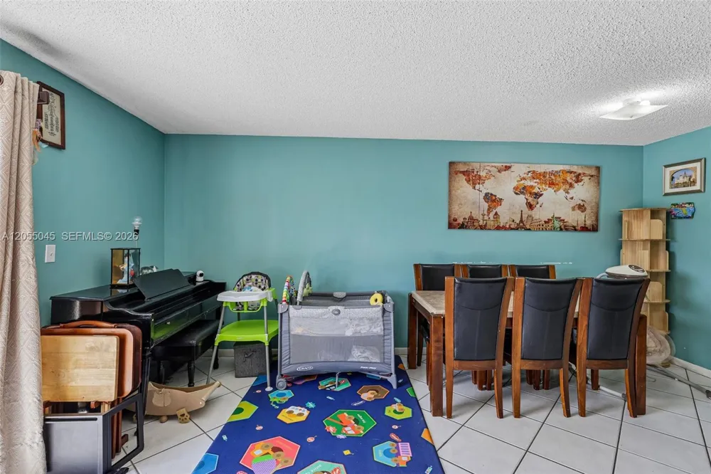 115 NW 108th Ave Pembroke Pines, FL 33026