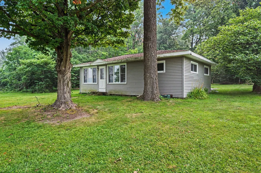 45296 15th Avenue Bloomingdale Township, MI 49026