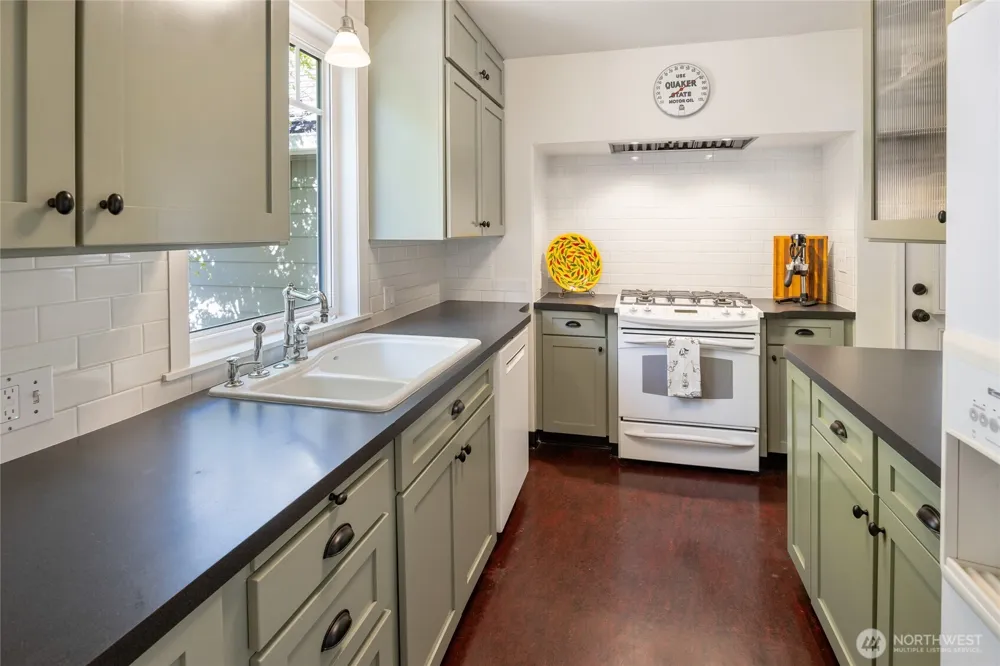 108 E 35th Street Vancouver, WA 98663