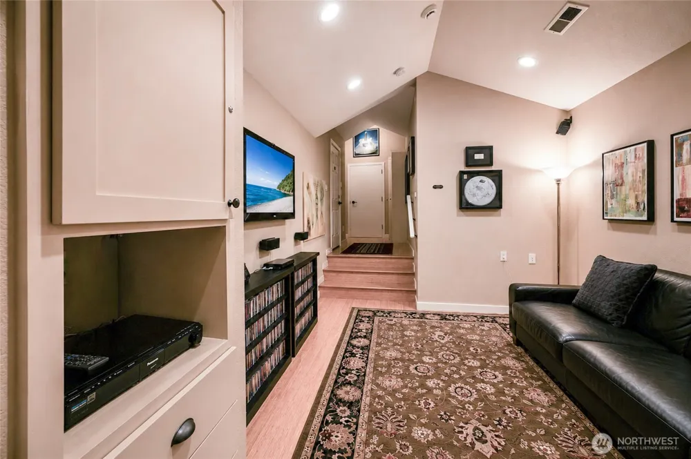108 E 35th Street Vancouver, WA 98663