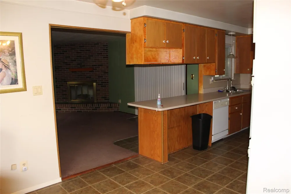 11717 Tecumseh Redford Charter Township, MI 48239