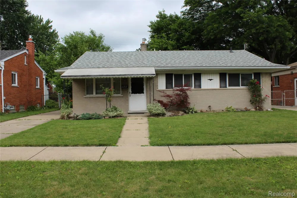 11717 Tecumseh Redford Charter Township, MI 48239