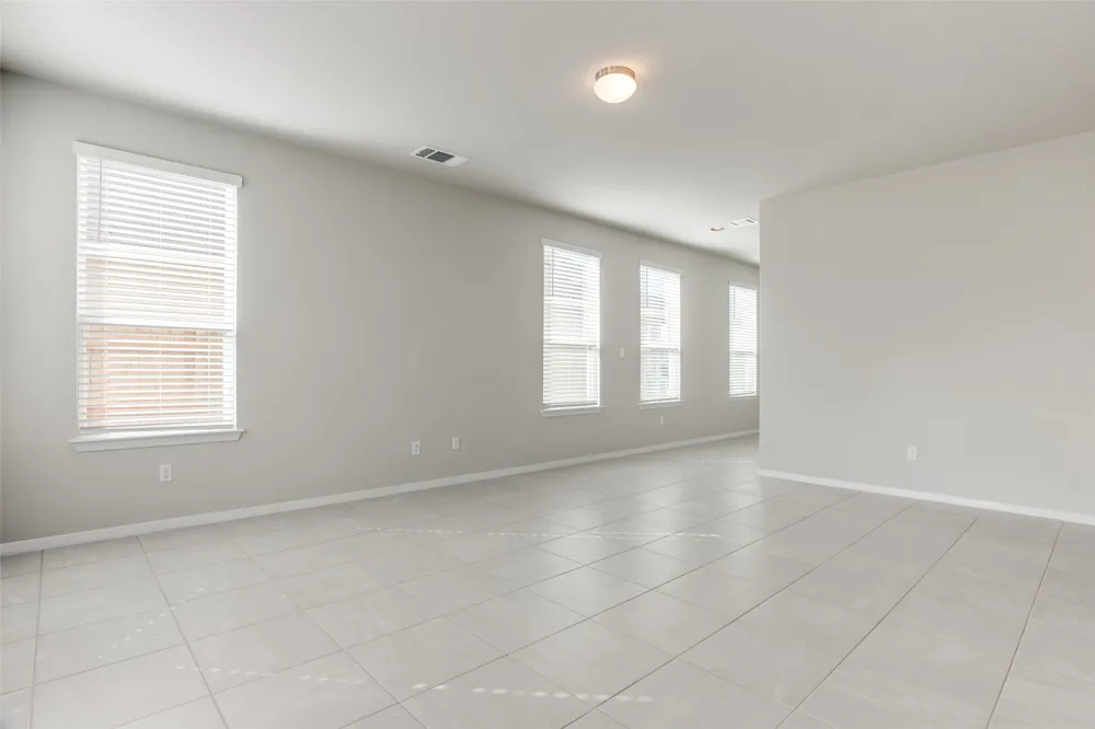 140 Living Reef Drive Maxwell, TX 78656