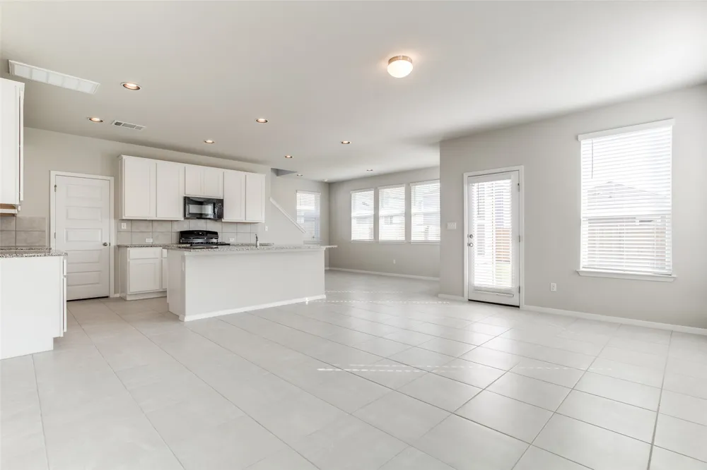 140 Living Reef Drive Maxwell, TX 78656
