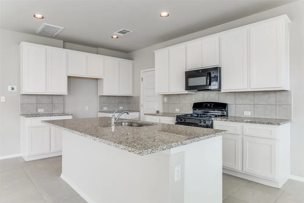 140 Living Reef Drive Maxwell, TX 78656