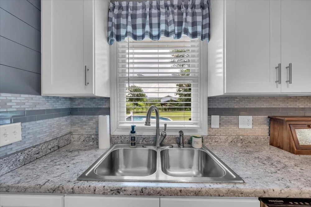 593 Dover Road Jasper, TN 37347