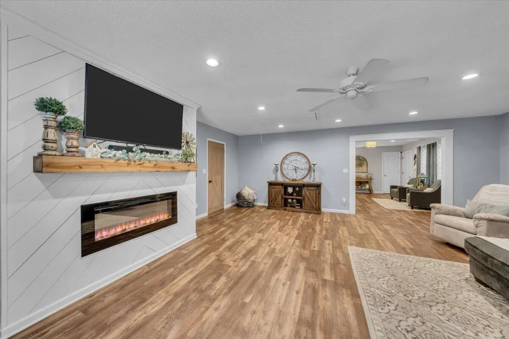 593 Dover Road Jasper, TN 37347