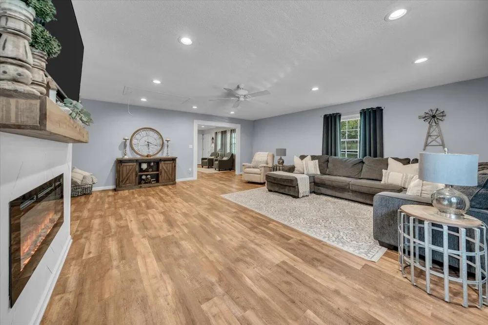 593 Dover Road Jasper, TN 37347