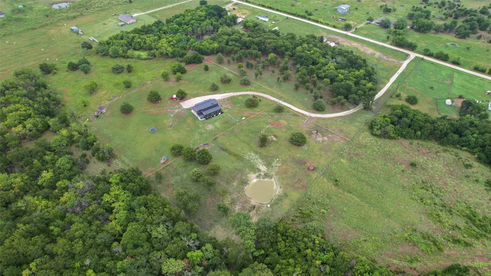 9924 NW County Road 2221 Barry, TX 75102
