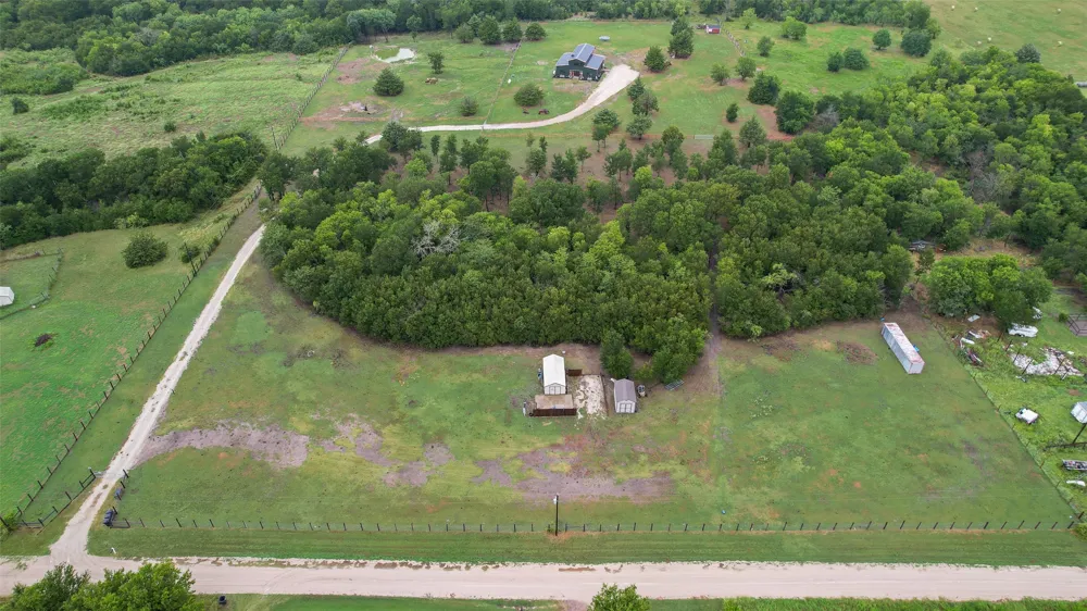 9924 NW County Road 2221 Barry, TX 75102