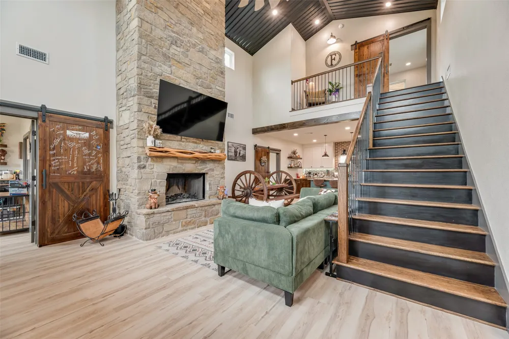 9924 NW County Road 2221 Barry, TX 75102