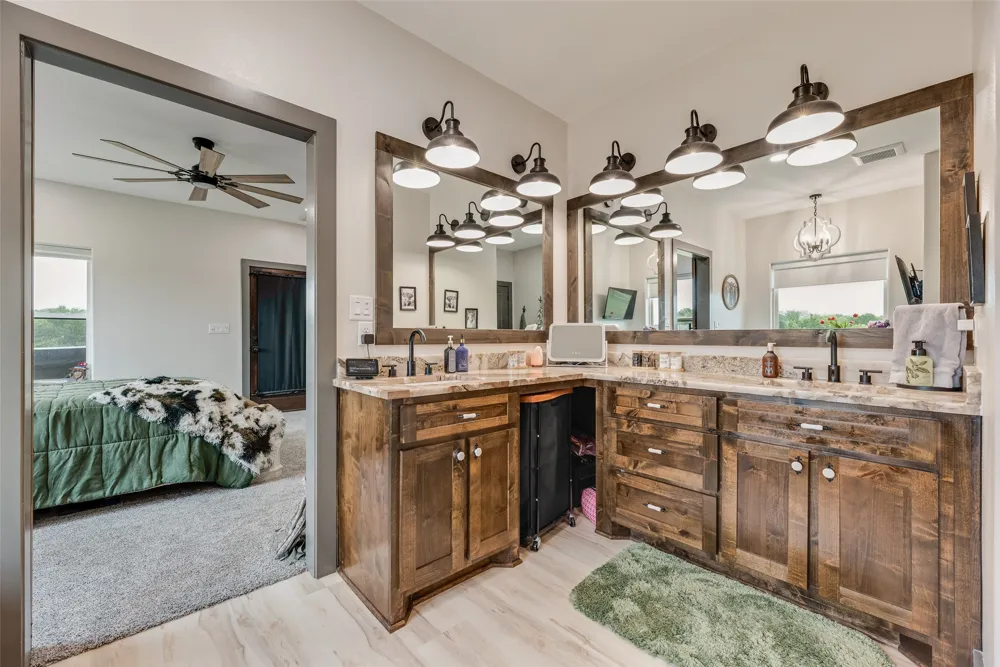 9924 NW County Road 2221 Barry, TX 75102