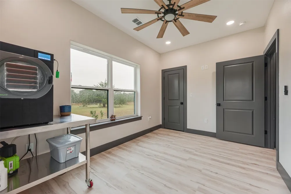 9924 NW County Road 2221 Barry, TX 75102