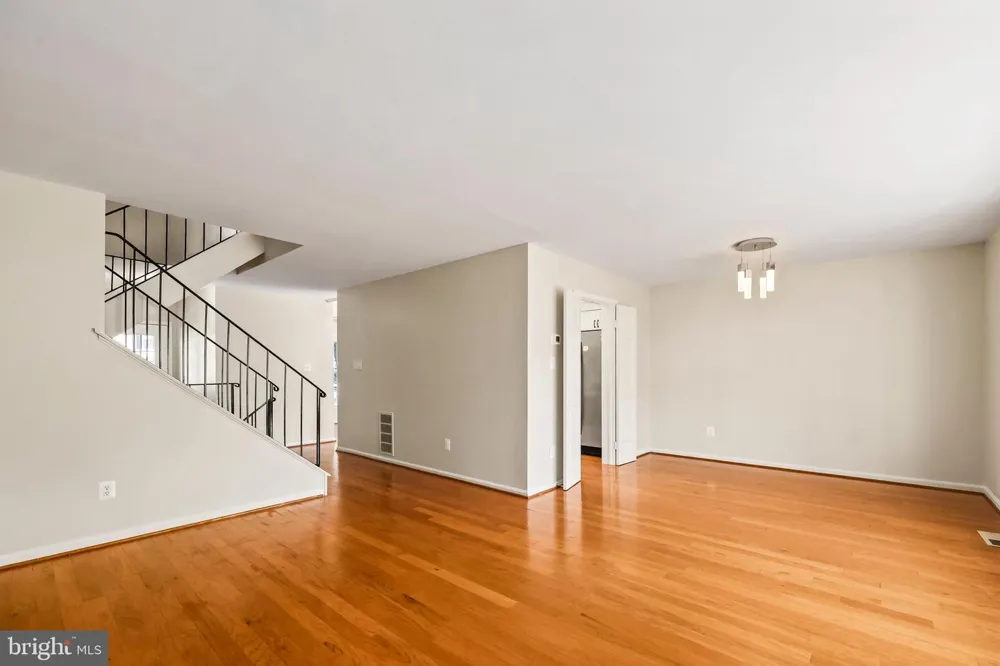 5409 RIVERBOAT WAY Fairfax, VA 22032