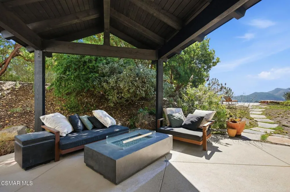419 Helga Court Newbury Park, CA 91320