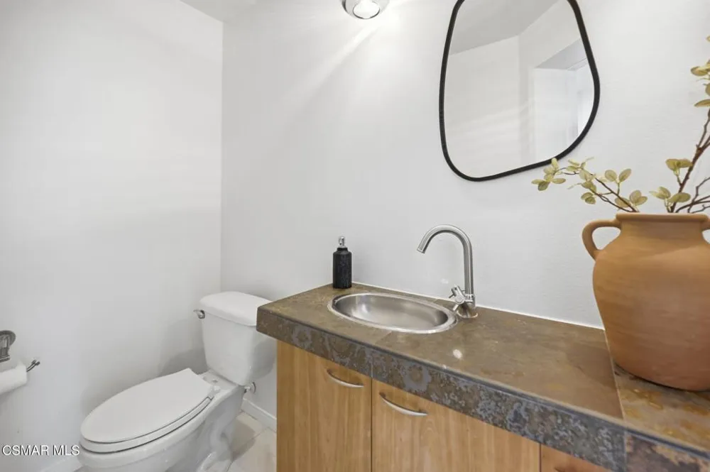 419 Helga Court Newbury Park, CA 91320