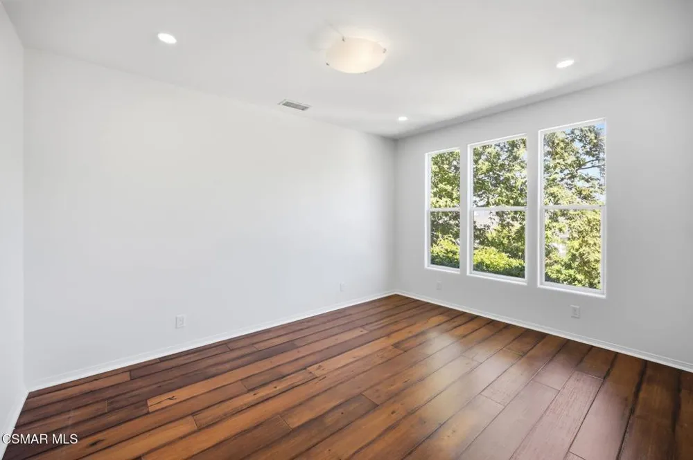 419 Helga Court Newbury Park, CA 91320