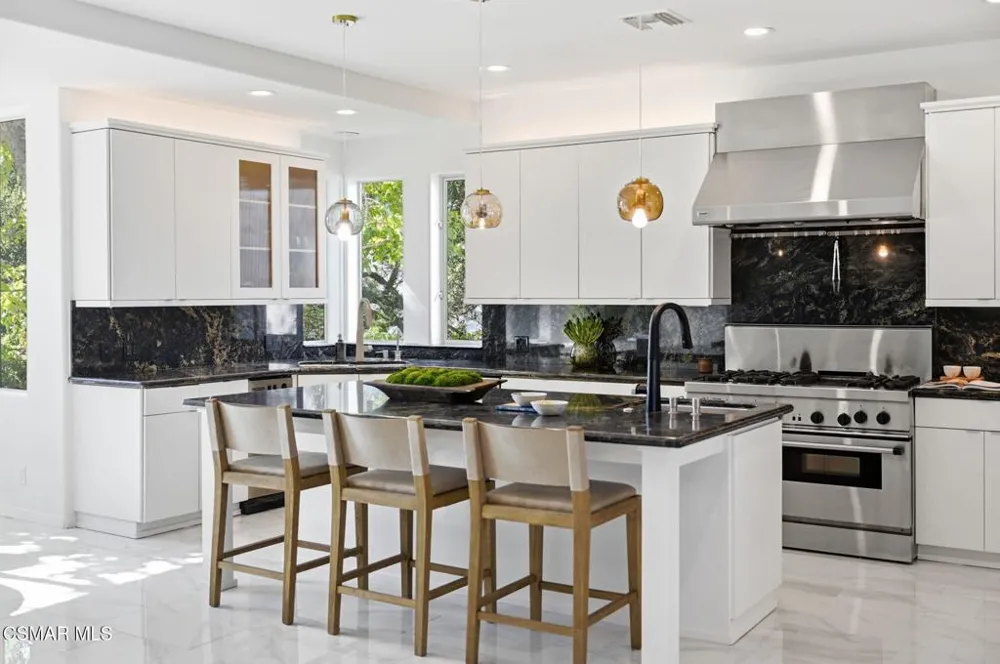 419 Helga Court Newbury Park, CA 91320
