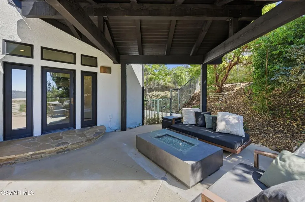 419 Helga Court Newbury Park, CA 91320