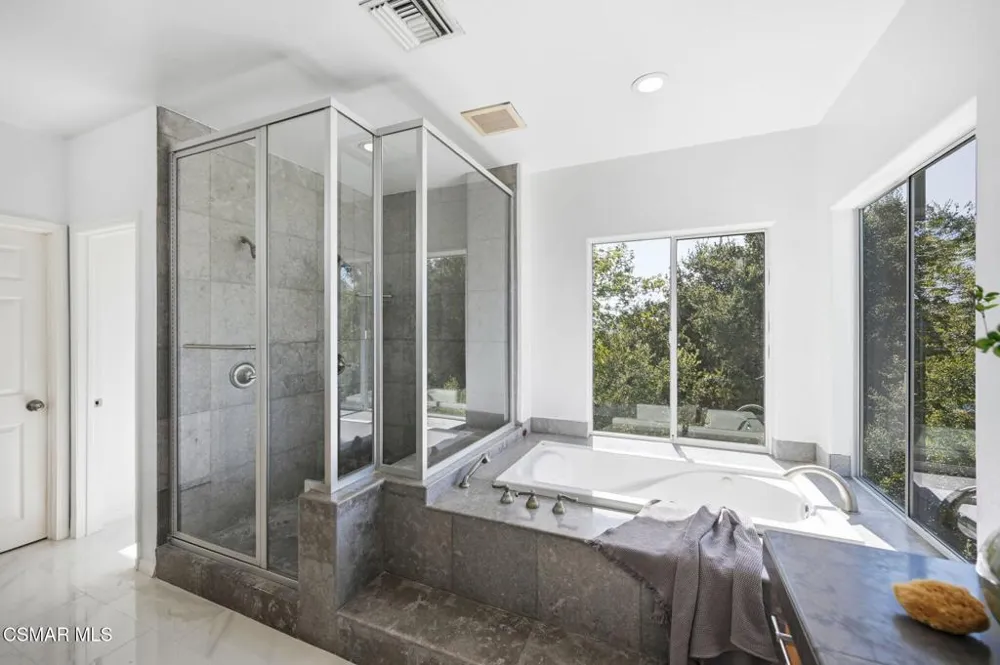 419 Helga Court Newbury Park, CA 91320