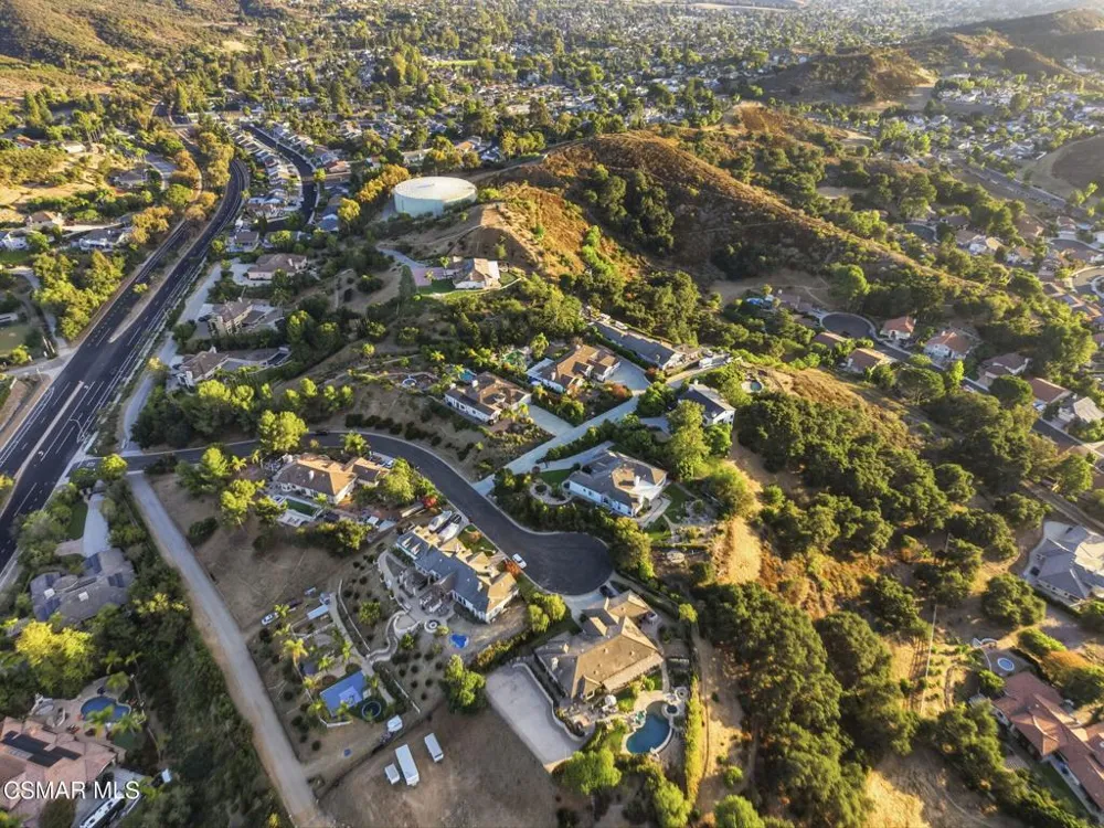419 Helga Court Newbury Park, CA 91320