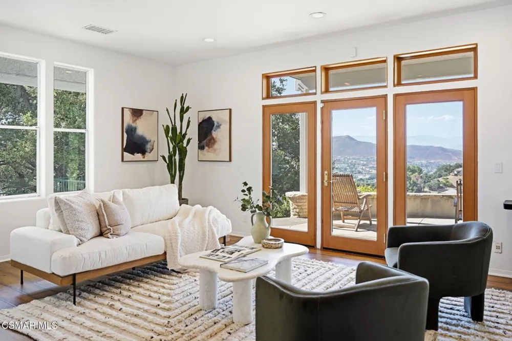 419 Helga Court Newbury Park, CA 91320