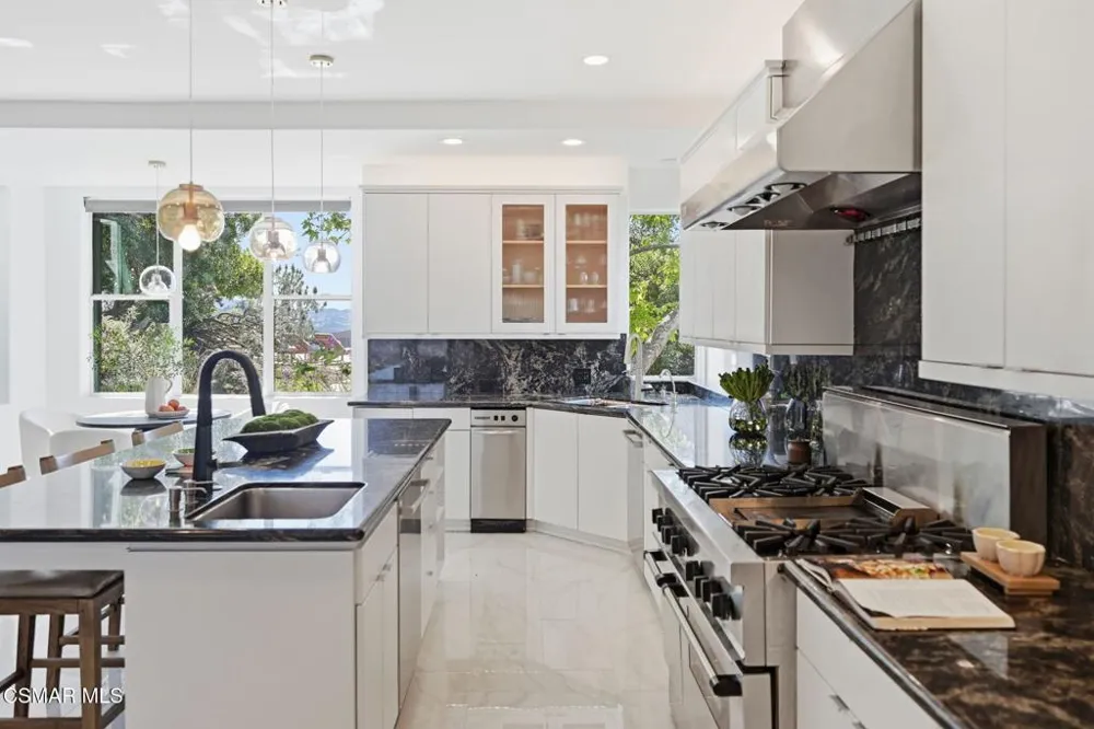 419 Helga Court Newbury Park, CA 91320