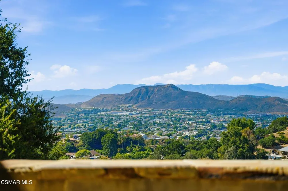 419 Helga Court Newbury Park, CA 91320