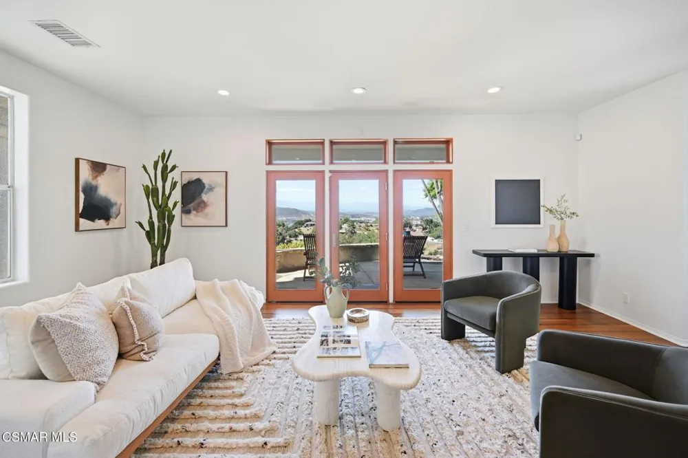 419 Helga Court Newbury Park, CA 91320