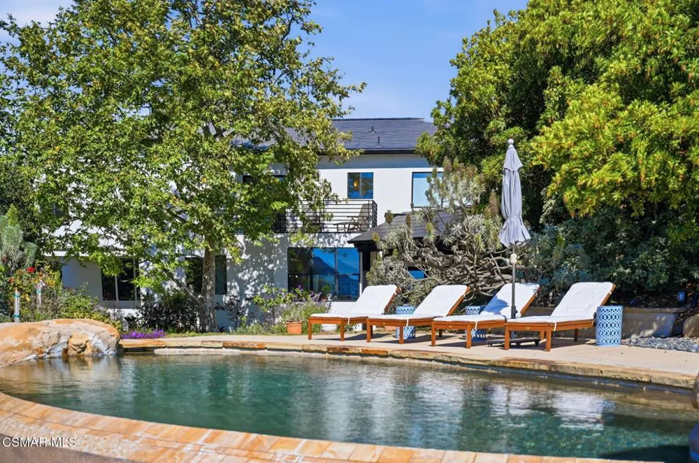 419 Helga Court Newbury Park, CA 91320