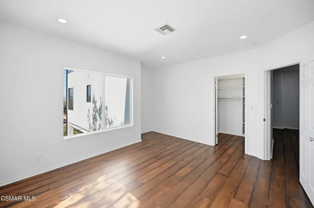 419 Helga Court Newbury Park, CA 91320