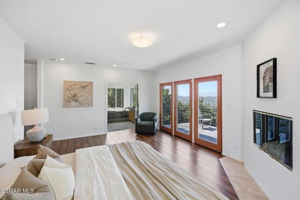 419 Helga Court Newbury Park, CA 91320