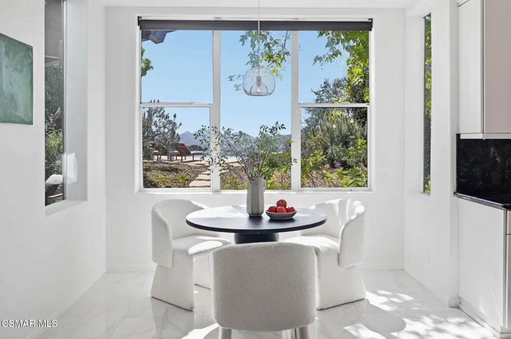 419 Helga Court Newbury Park, CA 91320