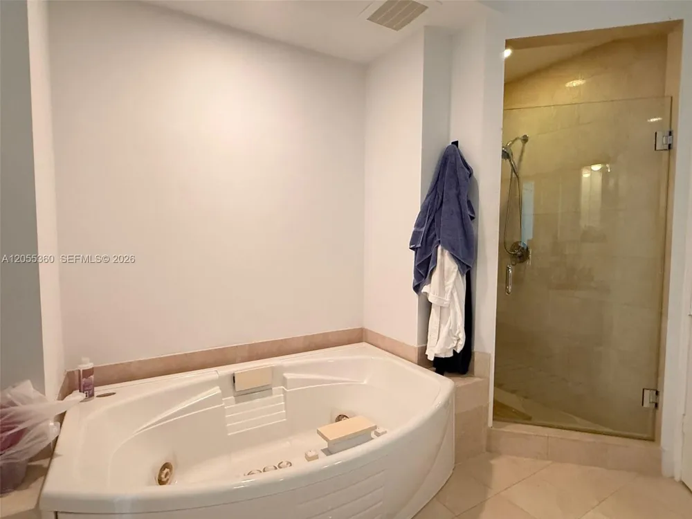 18101 Collins Ave #1605 Sunny Isles Beach, FL 33160