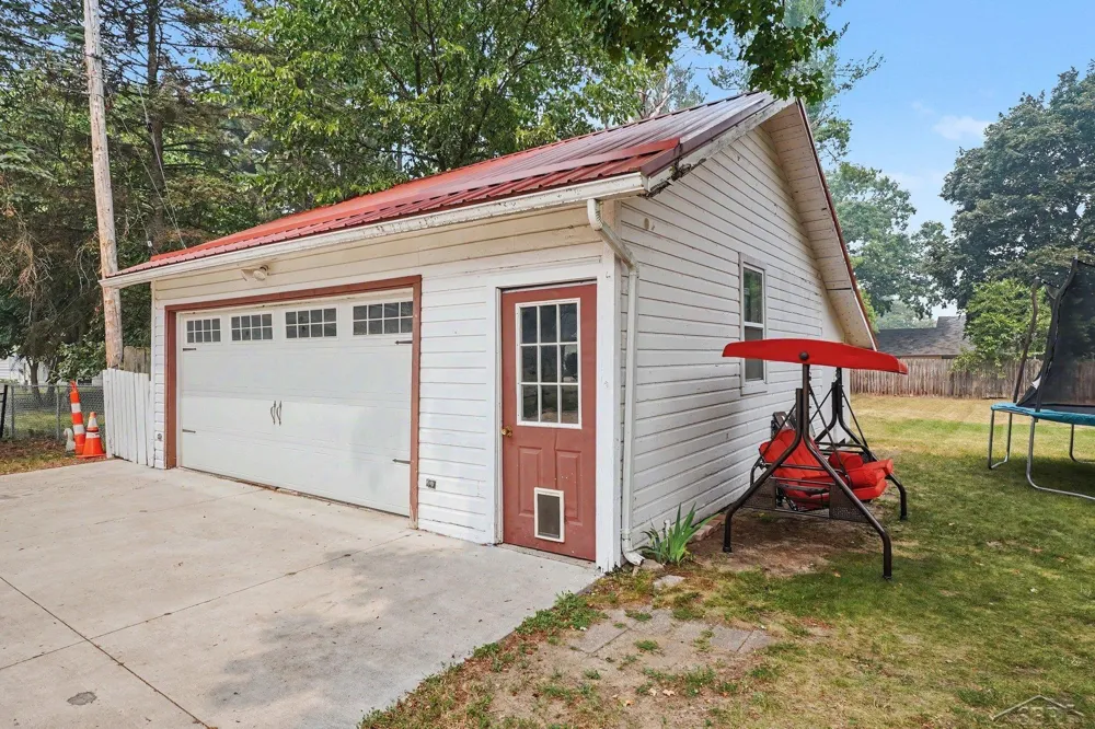 116 W Wheaton Avenue Clare City, MI 48618