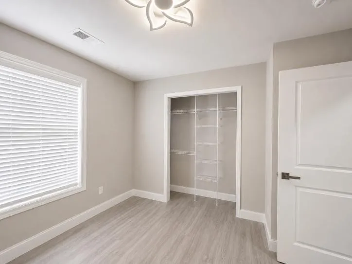 543 Peachers Mill Rd #213 Clarksville, TN 37042