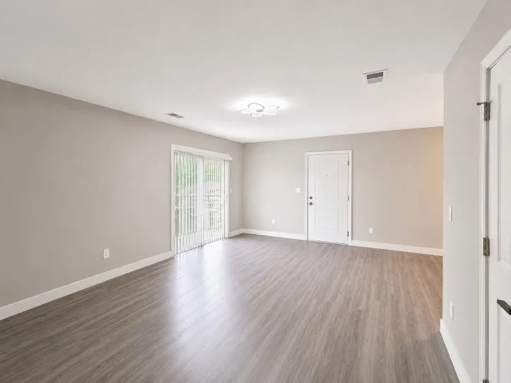 543 Peachers Mill Rd #213 Clarksville, TN 37042
