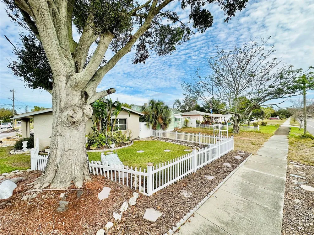 6190 6TH STREET S St Petersburg, FL 33705