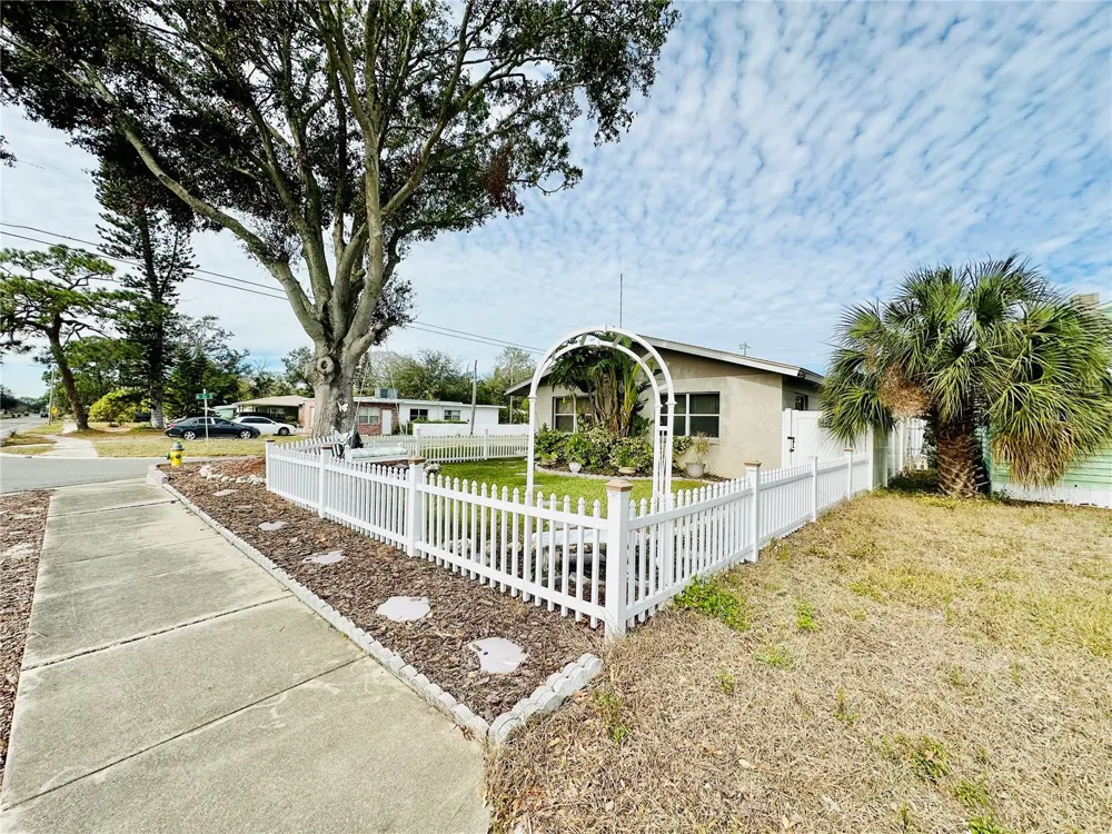 6190 6TH STREET S St Petersburg, FL 33705