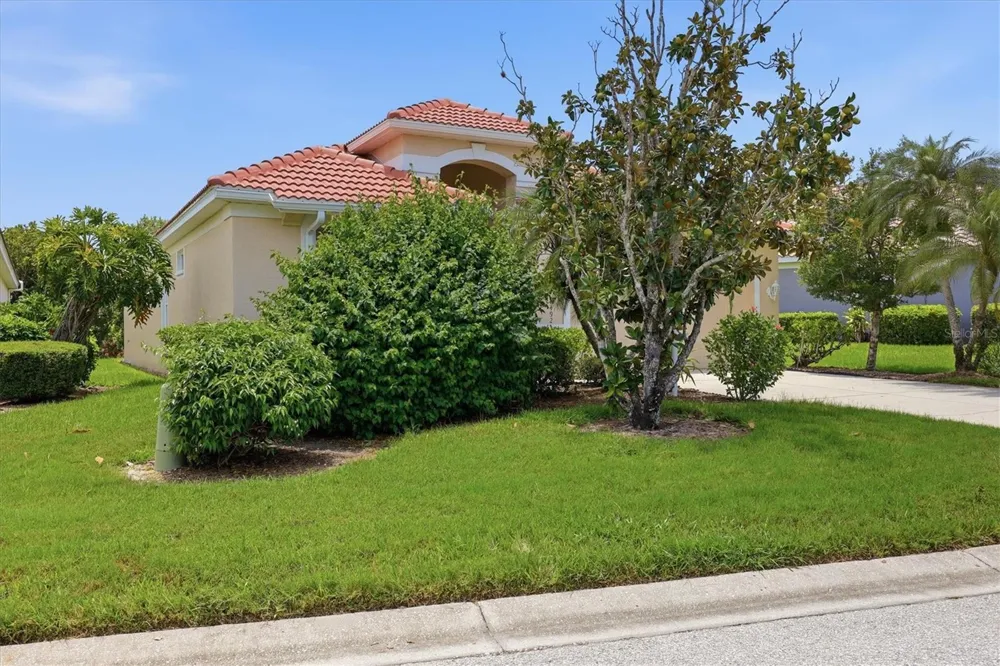 8492 IDLEWOOD COURT Lakewood Ranch, FL 34202