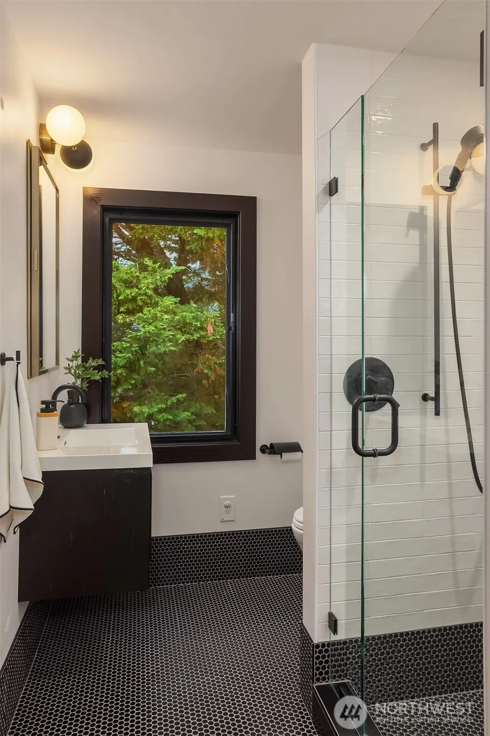 17825 Normandy Terrace SW Normandy Park, WA 98166