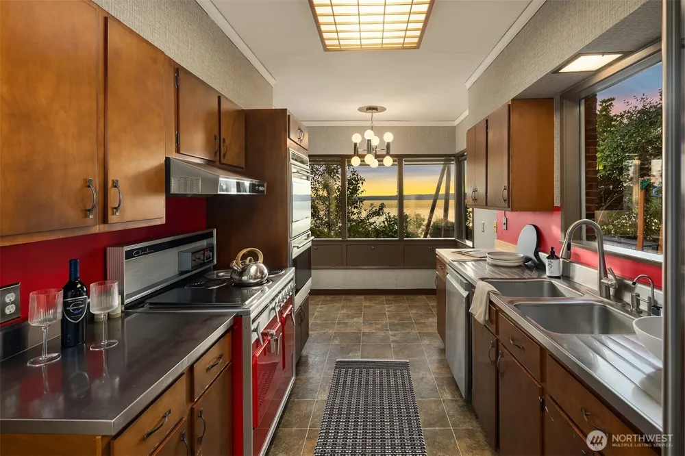 17825 Normandy Terrace SW Normandy Park, WA 98166