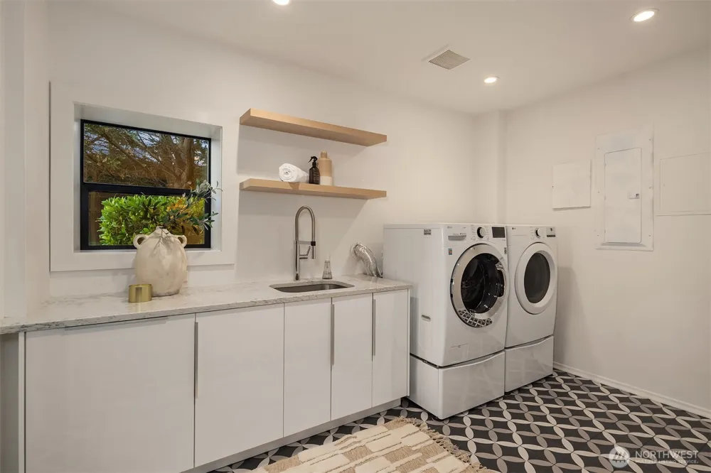 17825 Normandy Terrace SW Normandy Park, WA 98166