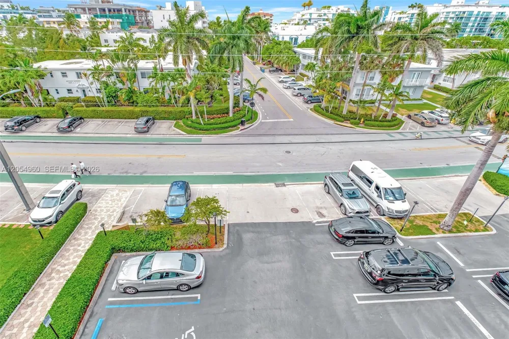 10101 E Bay Harbor Dr #502 Bay Harbor Islands, FL 33154