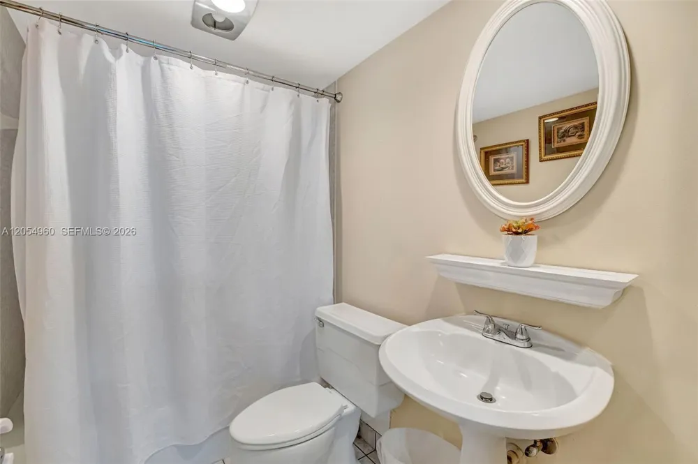 10101 E Bay Harbor Dr #502 Bay Harbor Islands, FL 33154