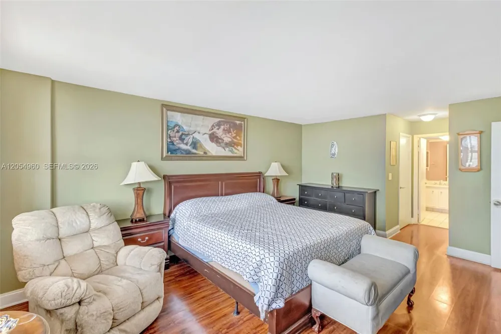 10101 E Bay Harbor Dr #502 Bay Harbor Islands, FL 33154