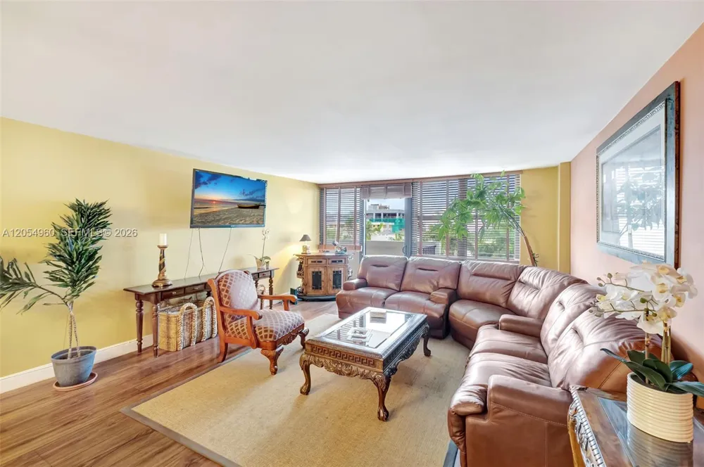 10101 E Bay Harbor Dr #502 Bay Harbor Islands, FL 33154